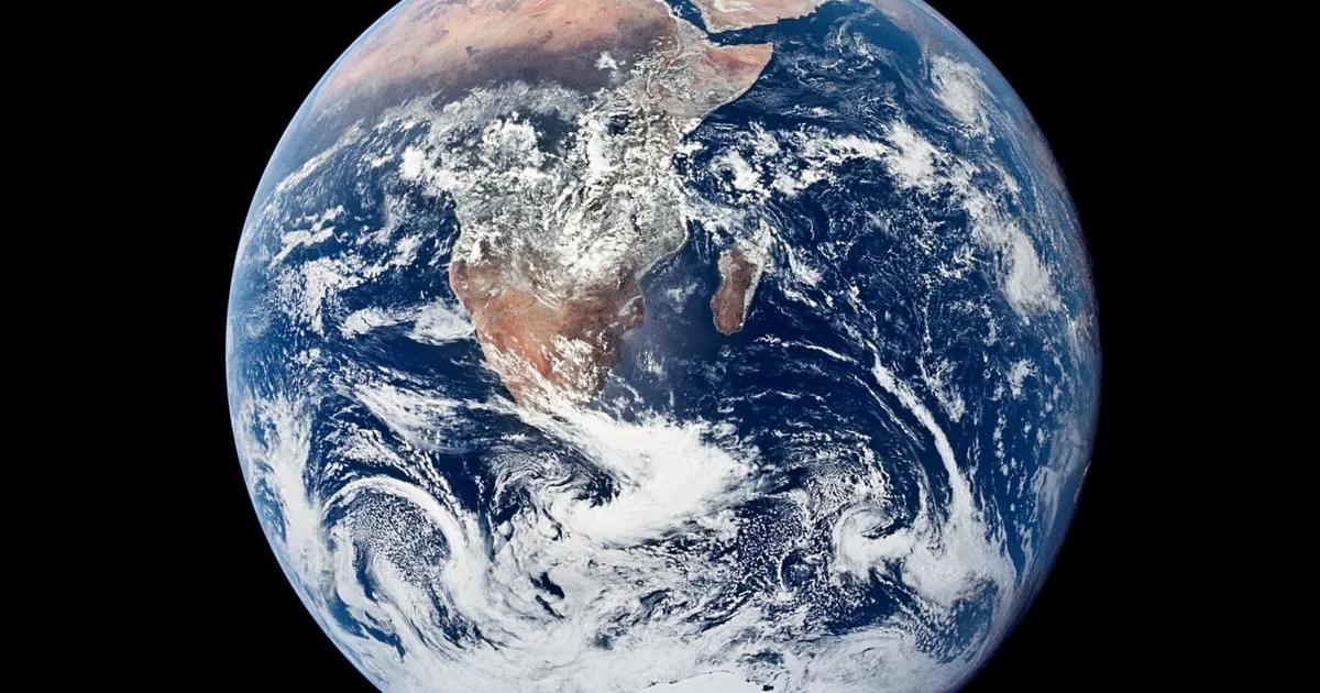 La Terra intera vista dall'equipaggio dell'Apollo 17 — la celebre Blue Marble